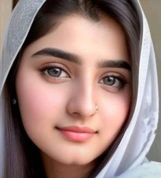 Almas Farooq, 48 years old, Woman, Lahore, Pakistan